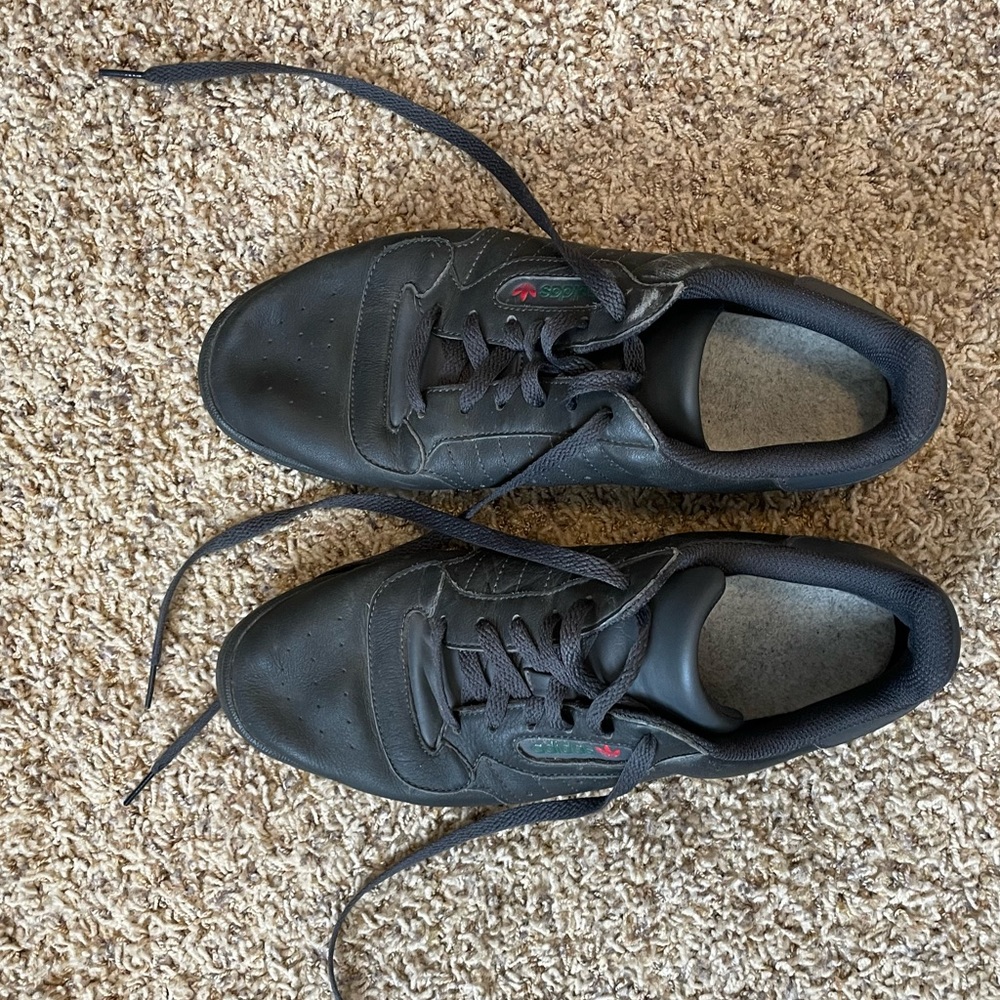 Men’s Adidas Calabasas Sneakers - Size 10.5